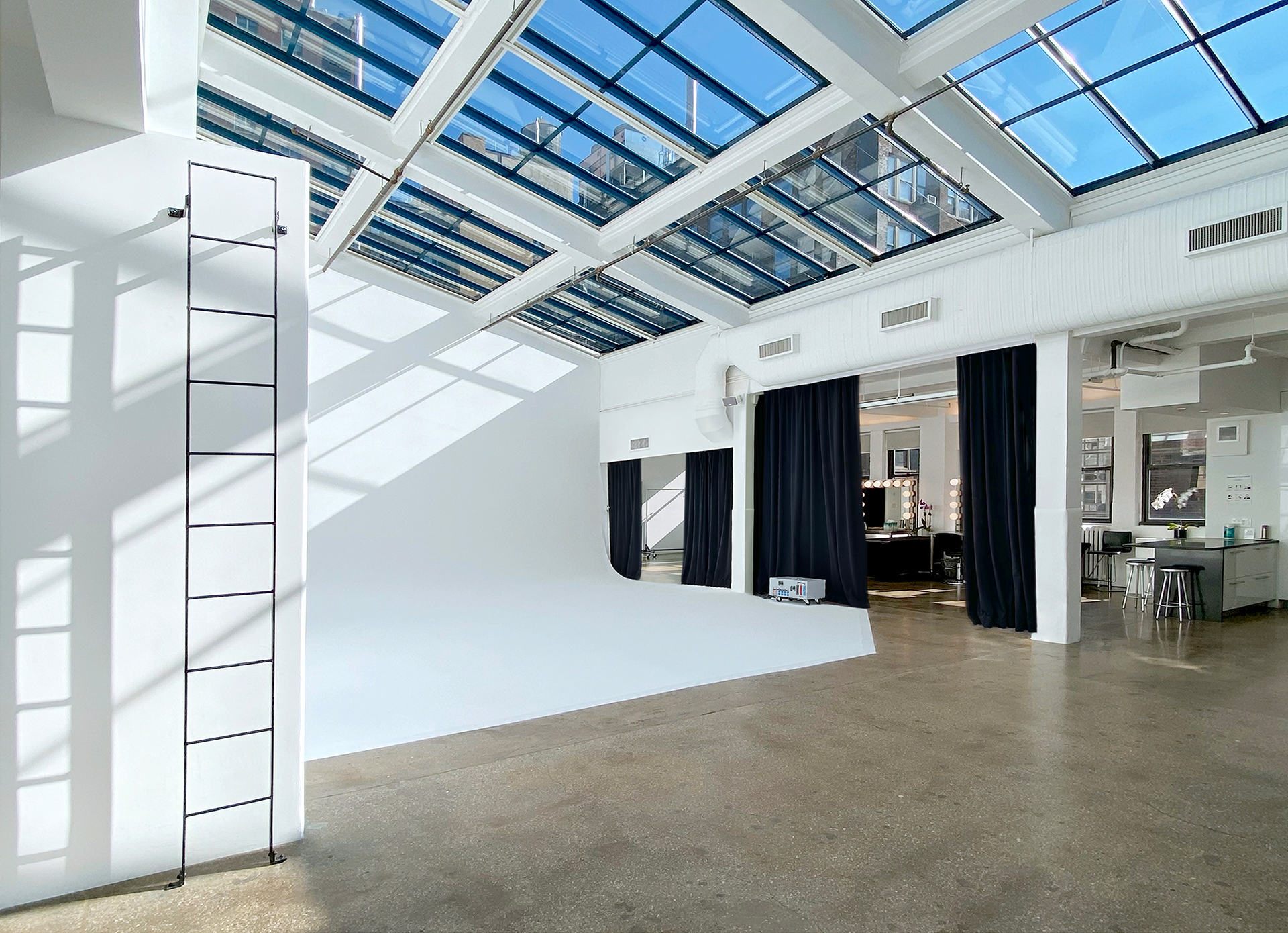 Penthouse + Rooftop Premier Photo & Video Rental Studio in New York